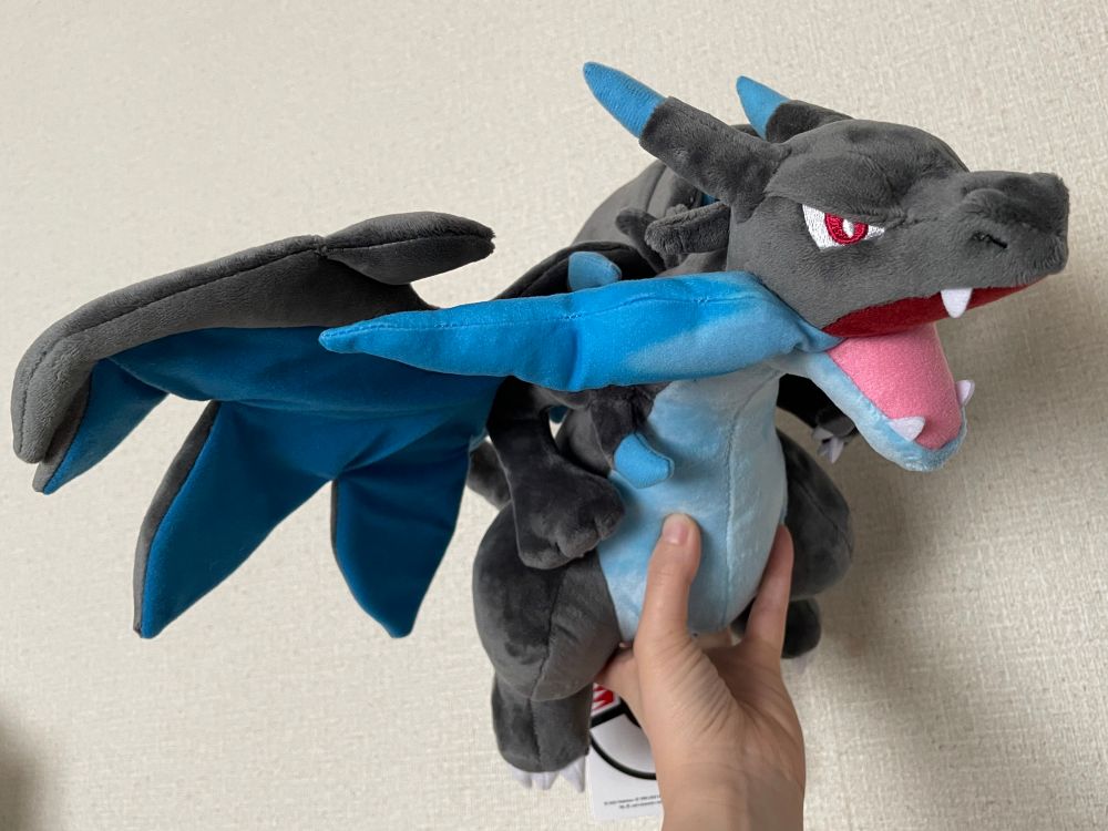 ポケモンセンターで購入したメガリザードンXのぬいぐるみ