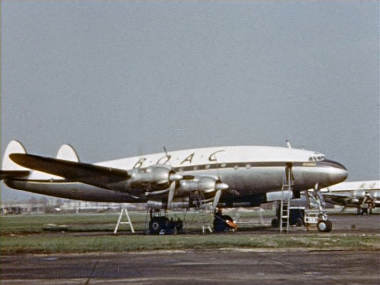 An image captured from CAPITAL VISIT (1955)