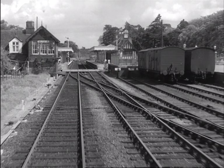 An image captured from JOHN BETJEMAN GOES BY TRAIN (1962)