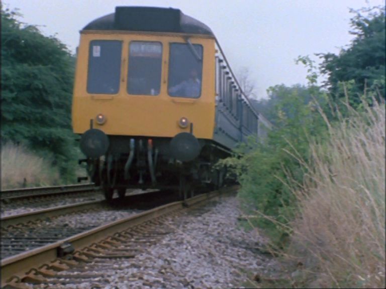 An image captured from ROBBIE (1979)
