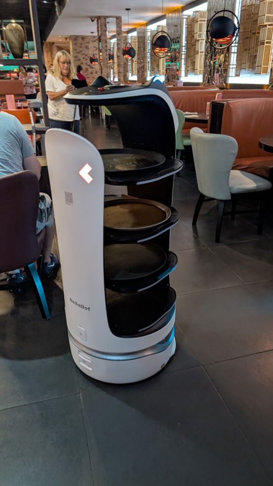 Drinks serving robot. 