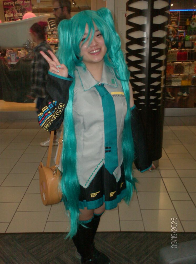 Miku cosplayer 