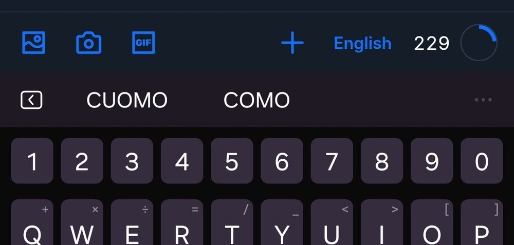 Screenshot of my phone's screen where autocorrect offers Como as the correct spelling instead of Cuomo. Apparently it overruled me as I hit send. 