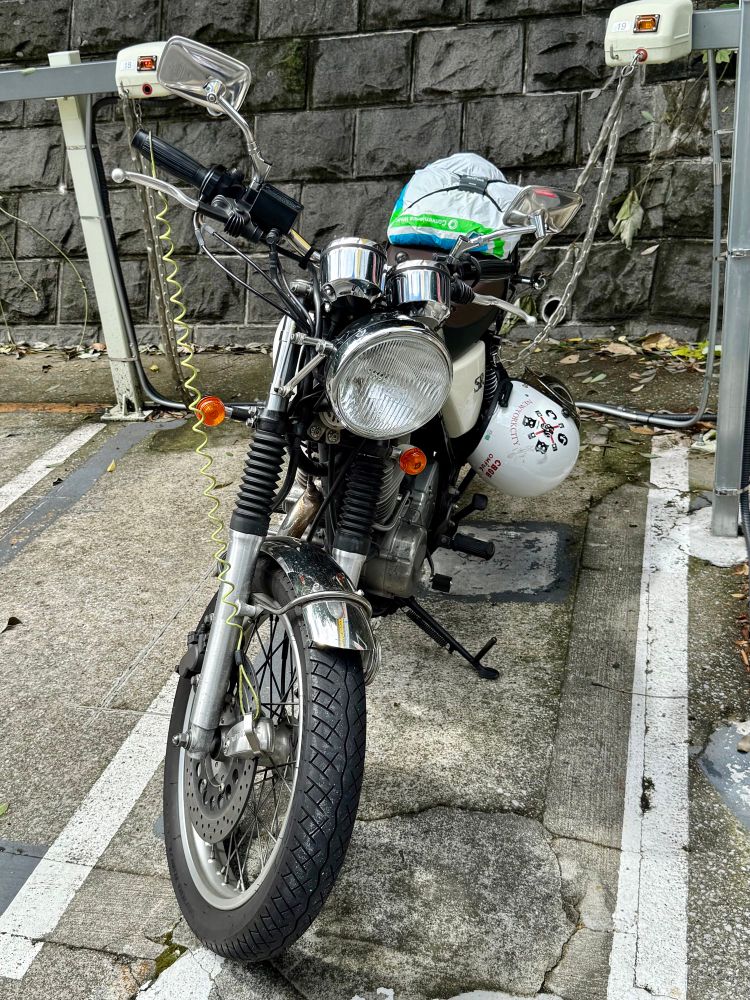 YAMAHA SR400