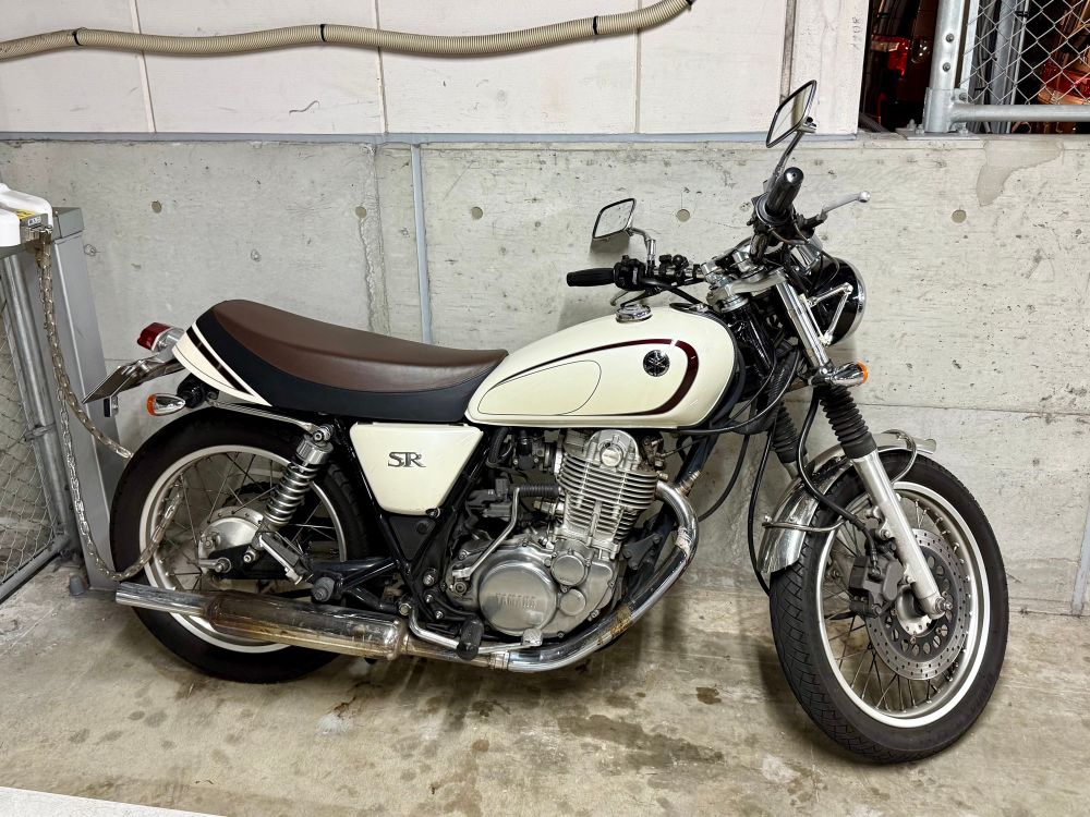 YAMAHA SR400