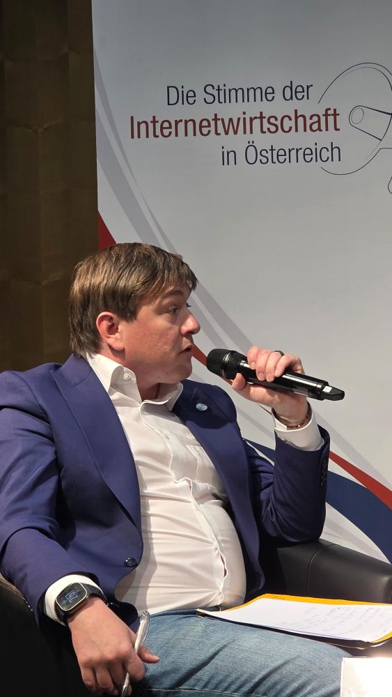 Thomas Lohninger (epicenter.works) engagiert in der Diskussion 