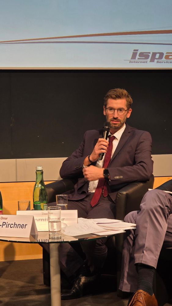 Thomas Korntheurer (Staatsanwältevereinigung) in der Diskussion am Mikrofon
