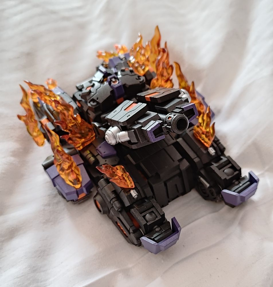 Iron Factory Chaos Blaze in tank mode