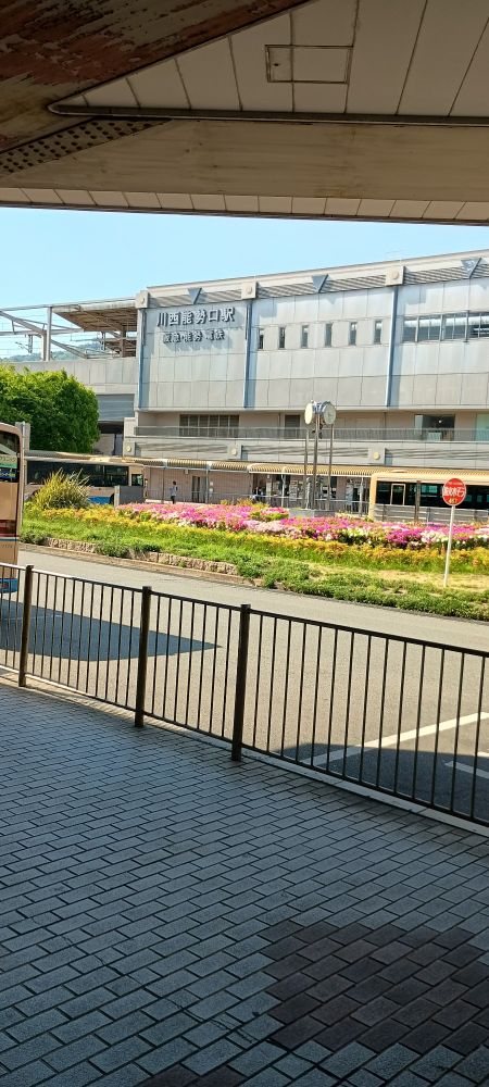 川西能勢口駅前
