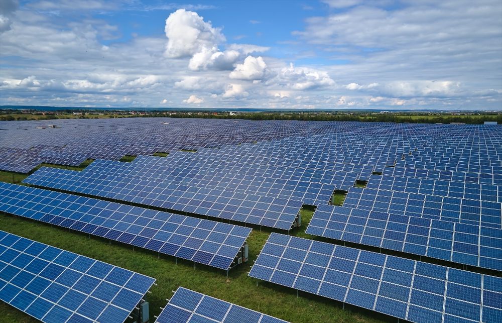 The global cumulative amount of PV panel waste is expected to reach 1.7 million tons by the early 2030s. Only with major strides in PV recycling can we avoid major pollution problems and health risks. 
Image credit: Shutterstock/Bilanol.
