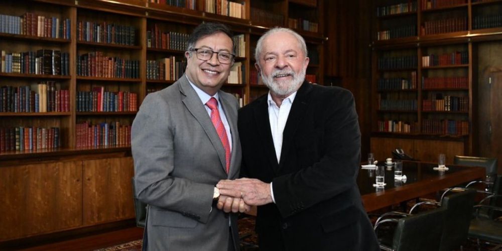 Lula se solidariza com Gustavo Petro por início de golpe de estado na Colômbia e compara caso ao de Dilma em 2016 »