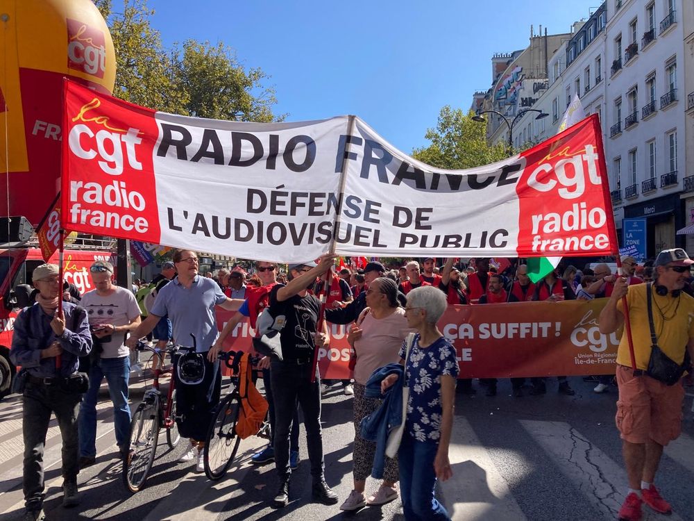 Banderole de la CGT Radio France dans le cortèges parisien du 18 septembre