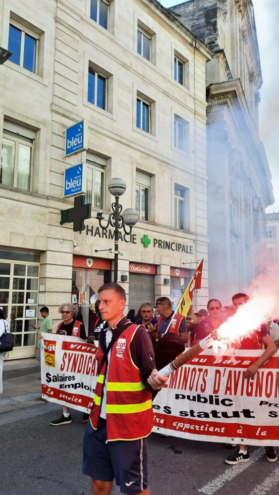 Manifestation du 18 septembre à Avignon, devant ICI Vaucluse, banderole de la CGT Cheminots