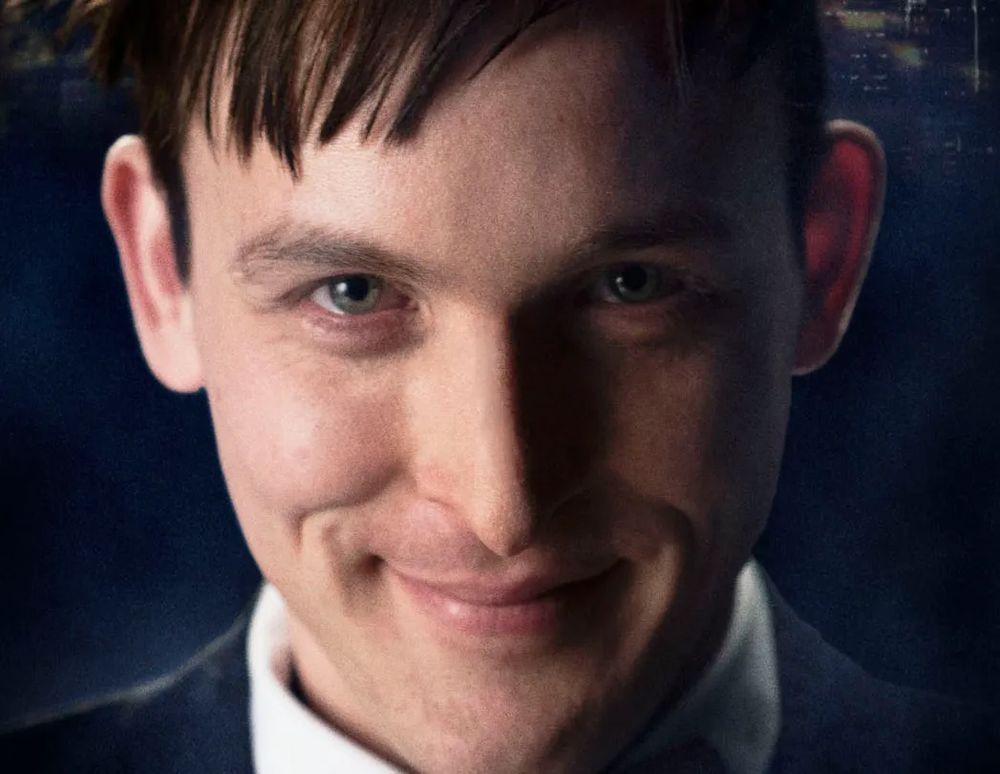 Image shows Penguin from the Gotham series smirking