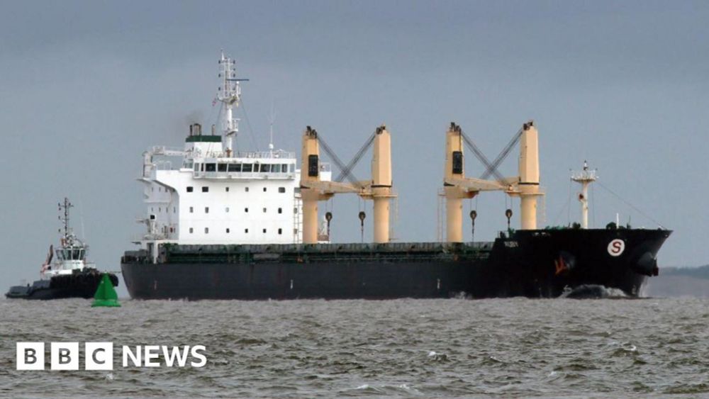 Cargo ship carrying explosive ammonium nitrate heads to UK waters