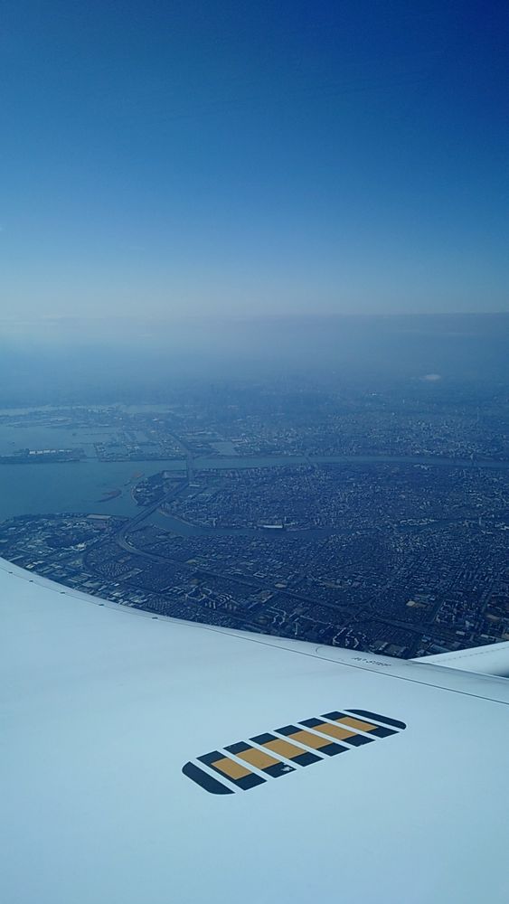 飛行機から見た東京上空からの景色