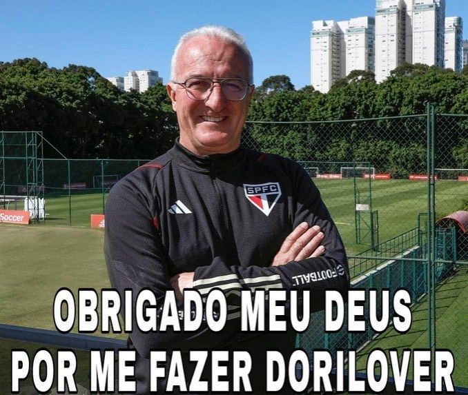 Foto do técnico Dorival Junior com a legada "obrigado meu Deus por me fazer Dorilover"