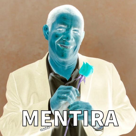 Meme. Foto do cantor Zeca Pagodinho com as cores invertidas e a frase "mentira" 