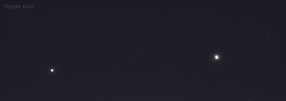 Jupiter with moons
A shootingstar
and venus