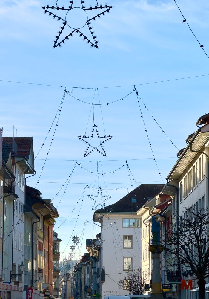 Die Altstadt von Winterthur mit Beleuchtungs Sterne