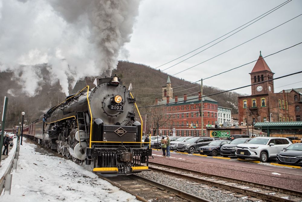 Reading and Northern 2102 and the town of Jim Thorpe