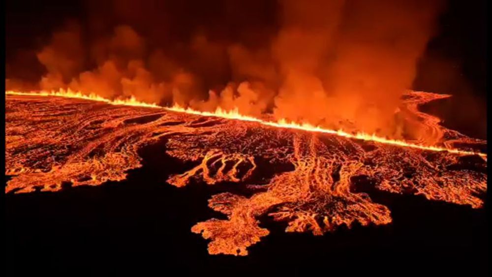 Watch lava flow from Iceland’s volcano… again | CNN