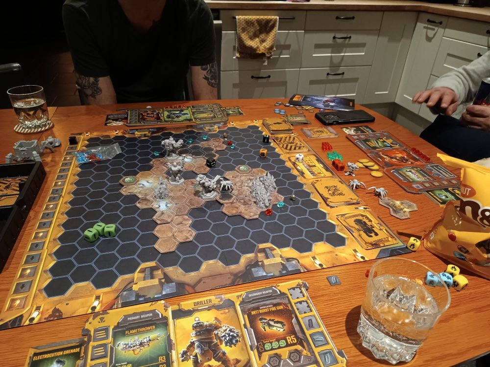 overview picture that shows all components of the game