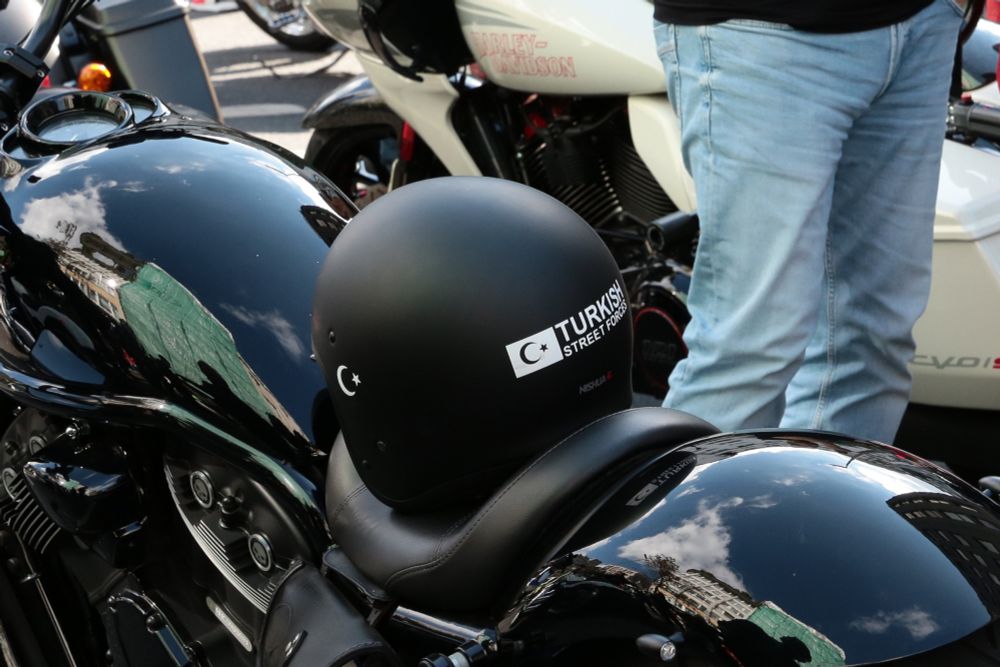 Motorradhelm mit Türkeibezug