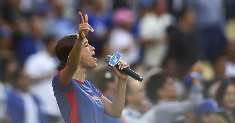 Nezza says she sang national anthem in Spanish at Dodger Stadium against team's wishes