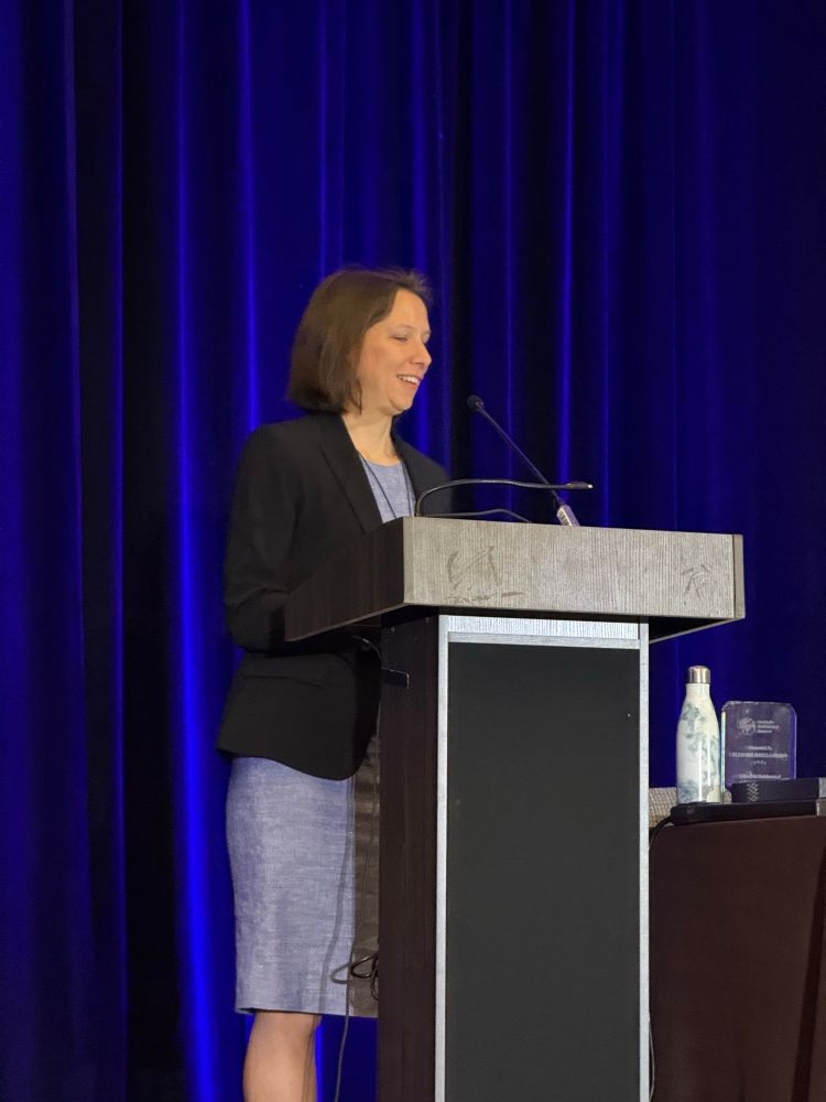 Picture of Eleanor Hayes-Larson starting her prize presentation