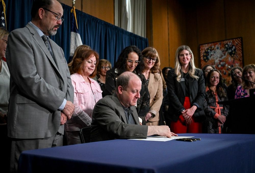 Apartment fees crackdown, abortion coverage, cell phone repairs: These new Colorado laws take effect Jan. 1