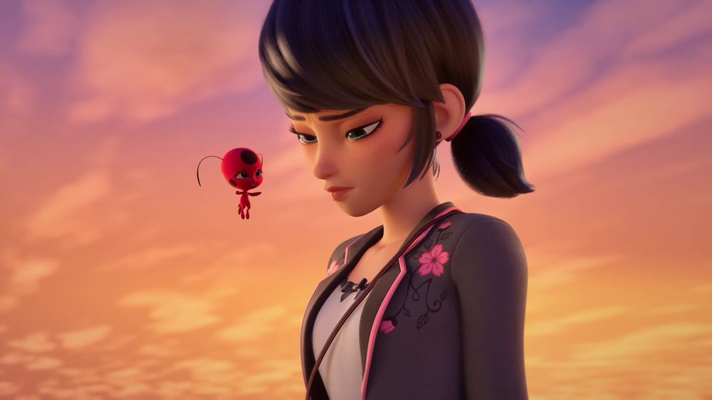 Marinette qui pleure devant Tikki.