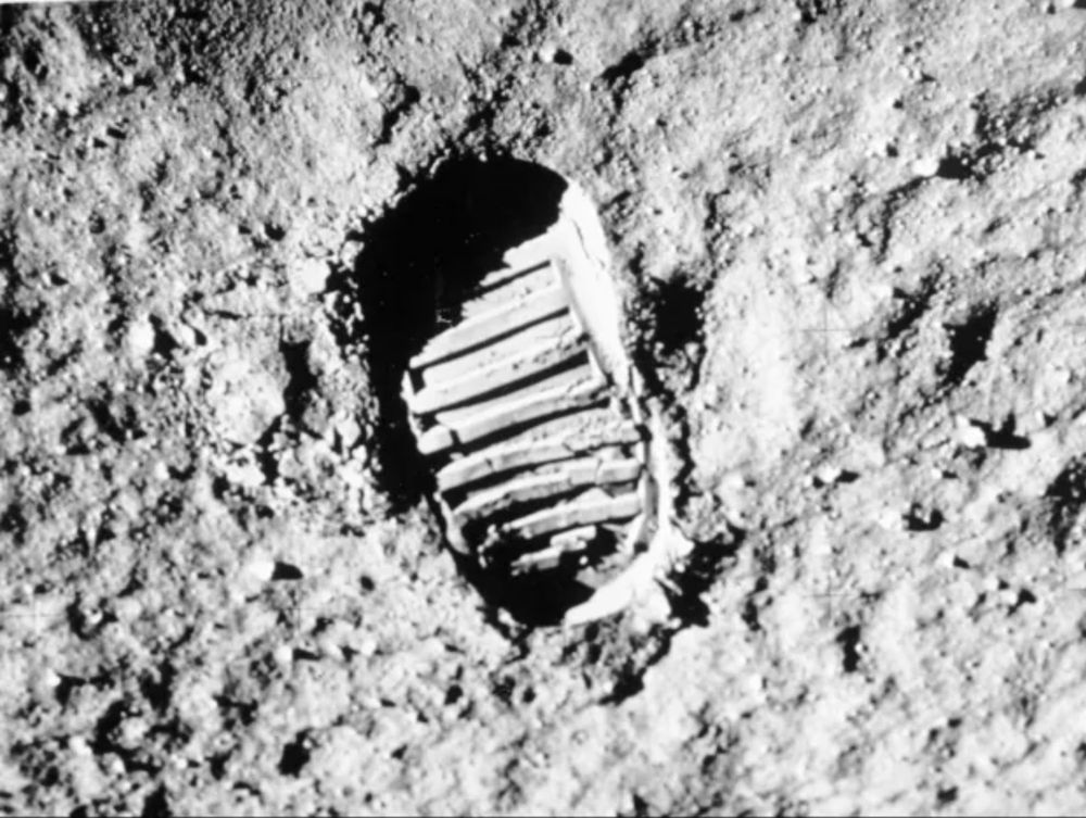 A significance assessment of the Apollo 11 bootprints