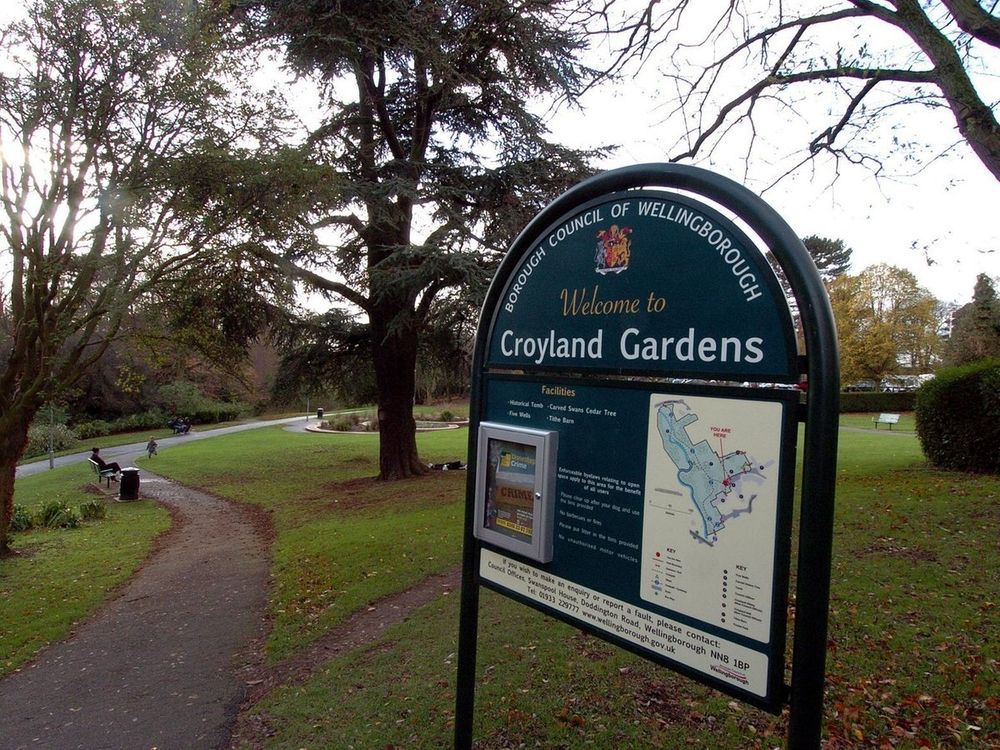 Croyland Gardens sign