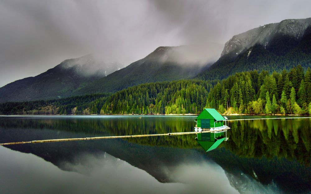 Lake, cabin, reflection, forest, mountain, fogs.
