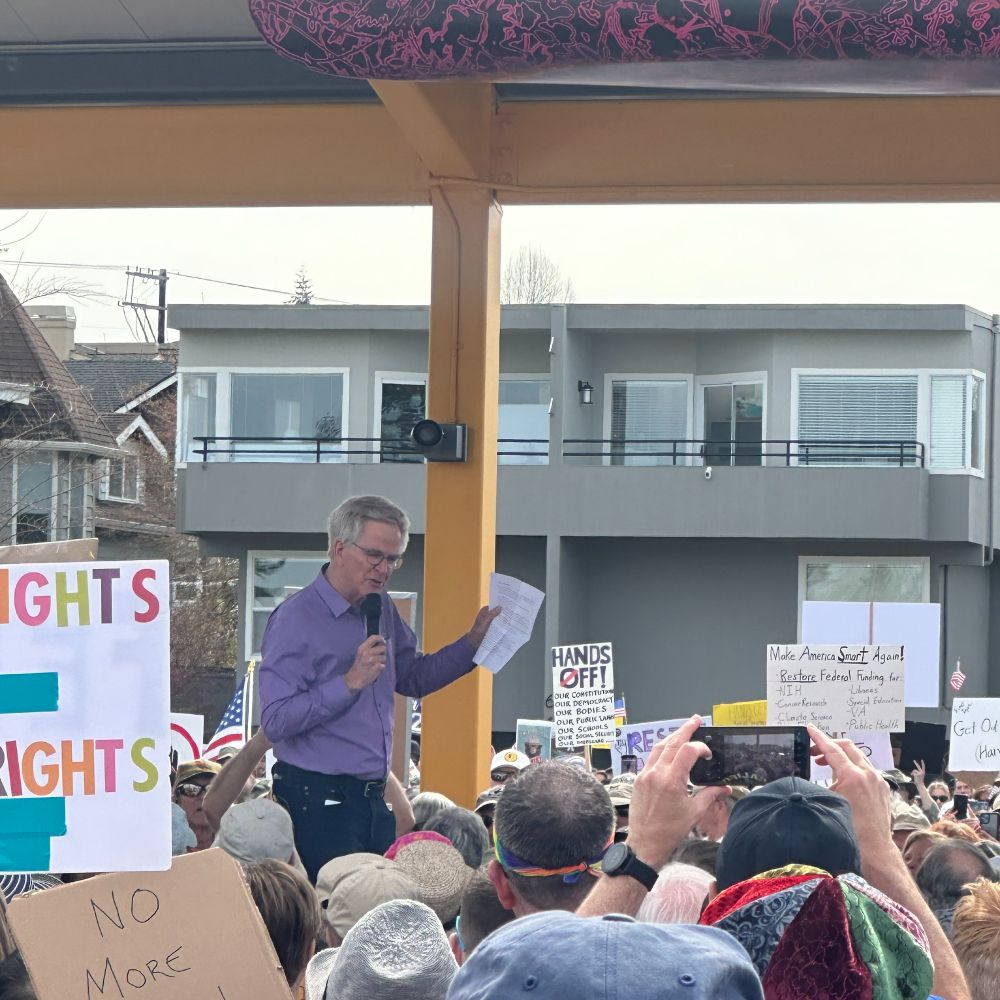 Rick Steves speaks to a huge crowd in Edmonds, WA as part of the nationwide Hands Off protests