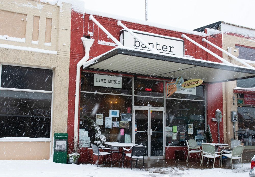 Banter Cafe exterior in Denton, Texas on a snowy day, March 2008