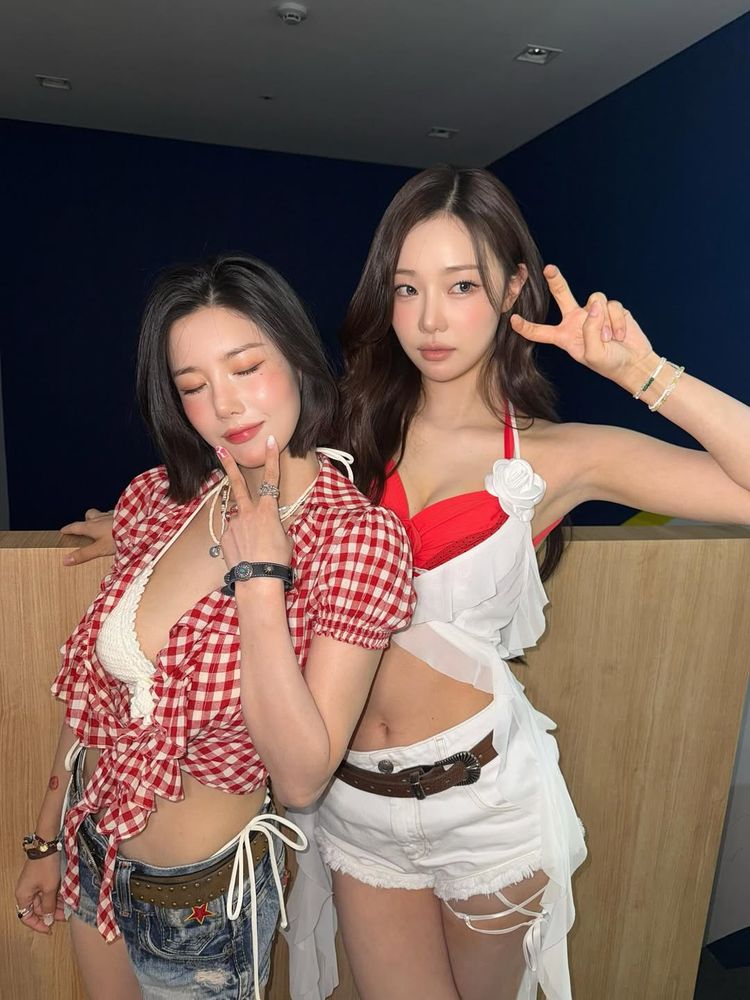 Eunbi and Sian