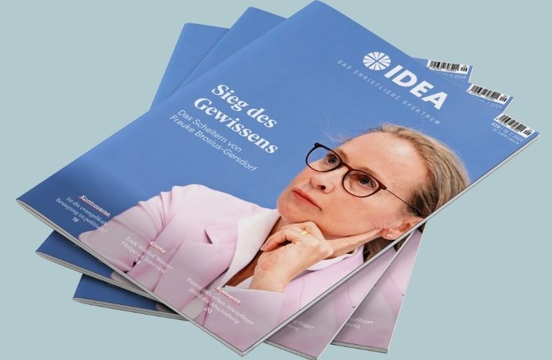 Das aktuelle idea-magazin 
Zu sehen ist das Porträt von Dr. Brosius-Gersdorf. Daneben steht "Sieg des Gewissens".