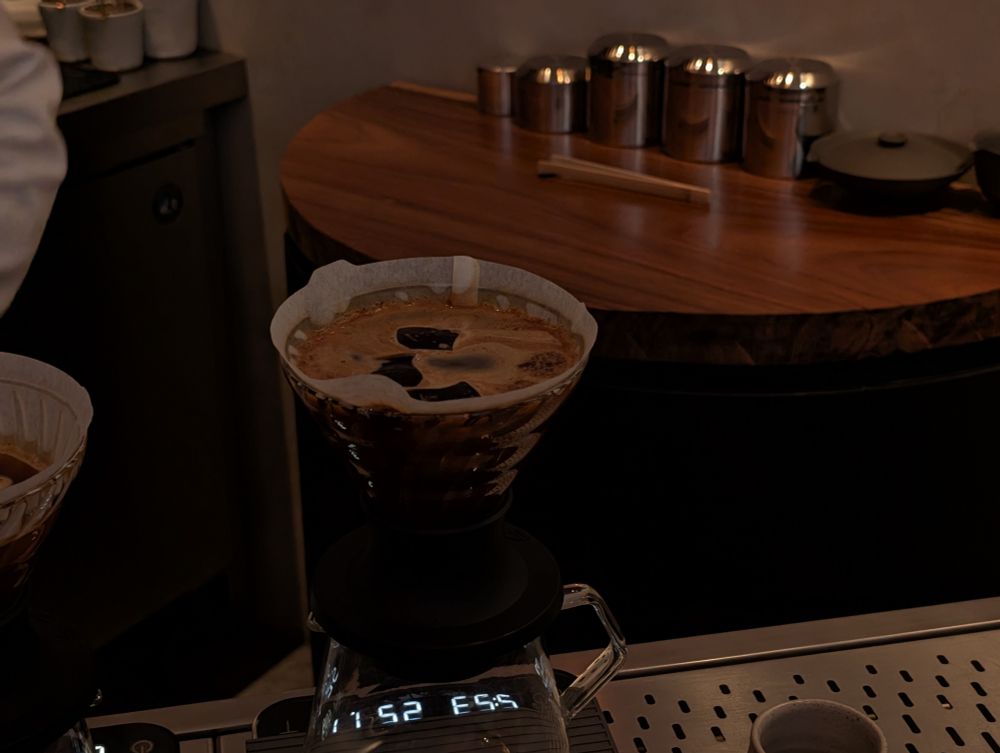 Making cold-brew filter coffee
"Experimental Brew - Semi-cold Extraction"