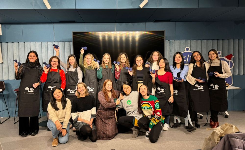 Foto de grupo de las mentorizadas y mentoras de Tech SHEssions.