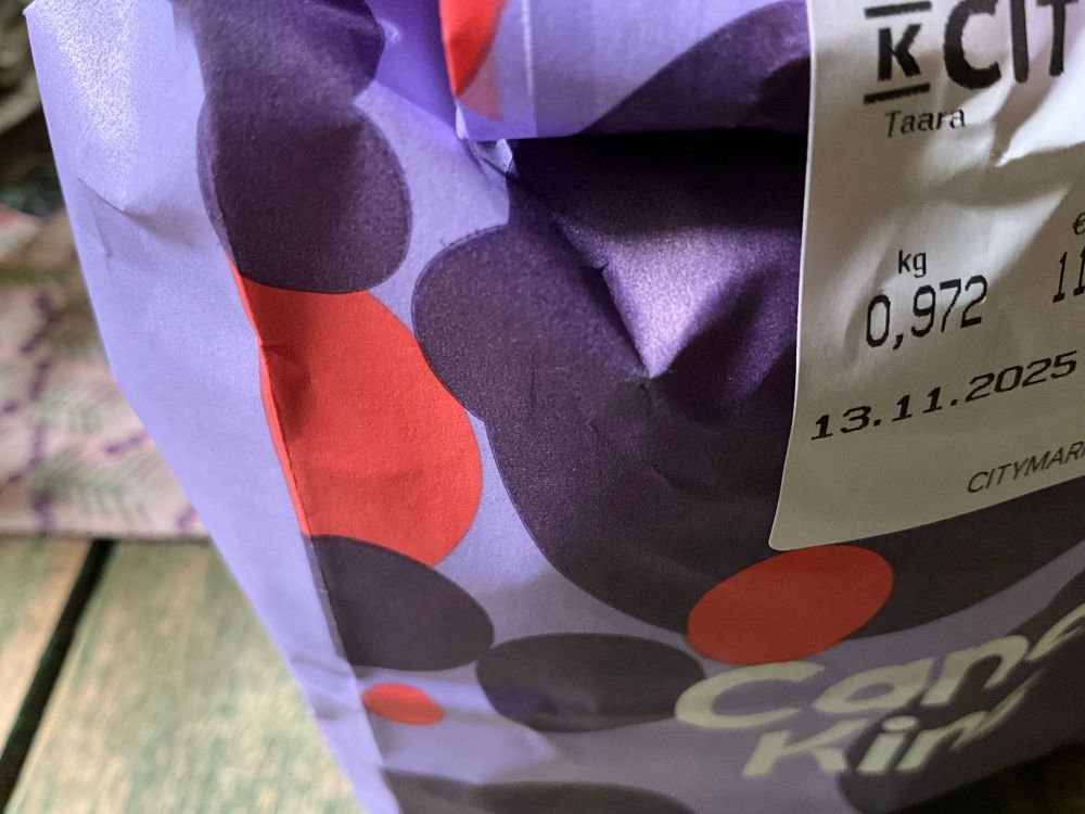 Pussillinen irtokarkkeja.