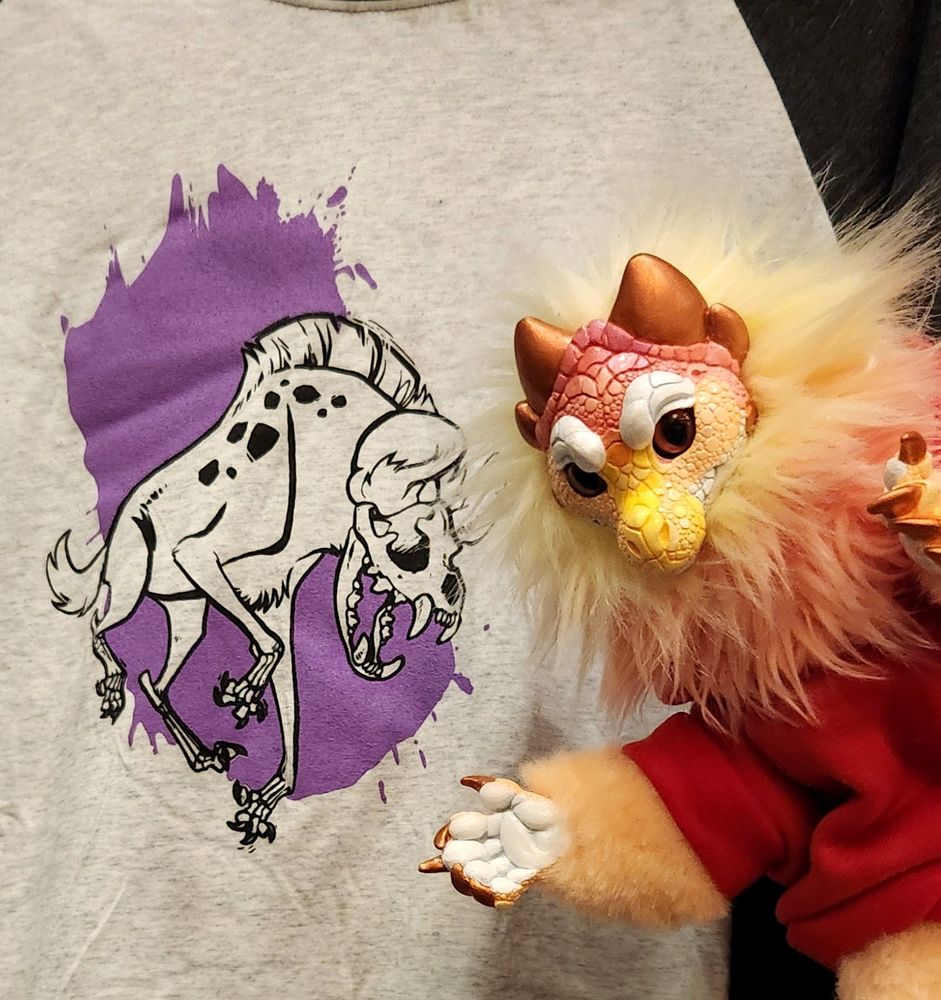 Peaches wants you to buy a skull hyena tee shirt!