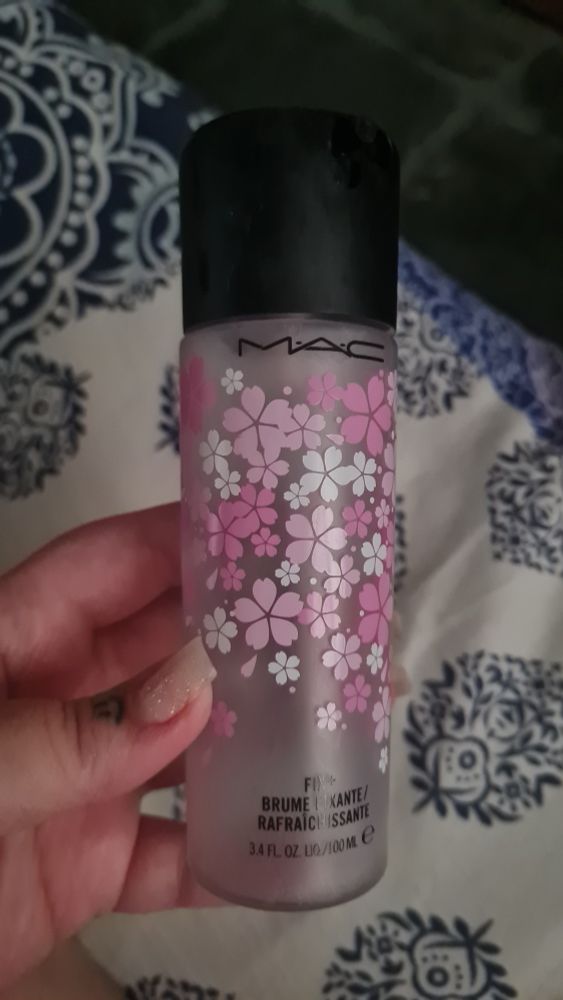 Foto do Fix+ da MAC edição especial Cherry Blossom completamente vazio