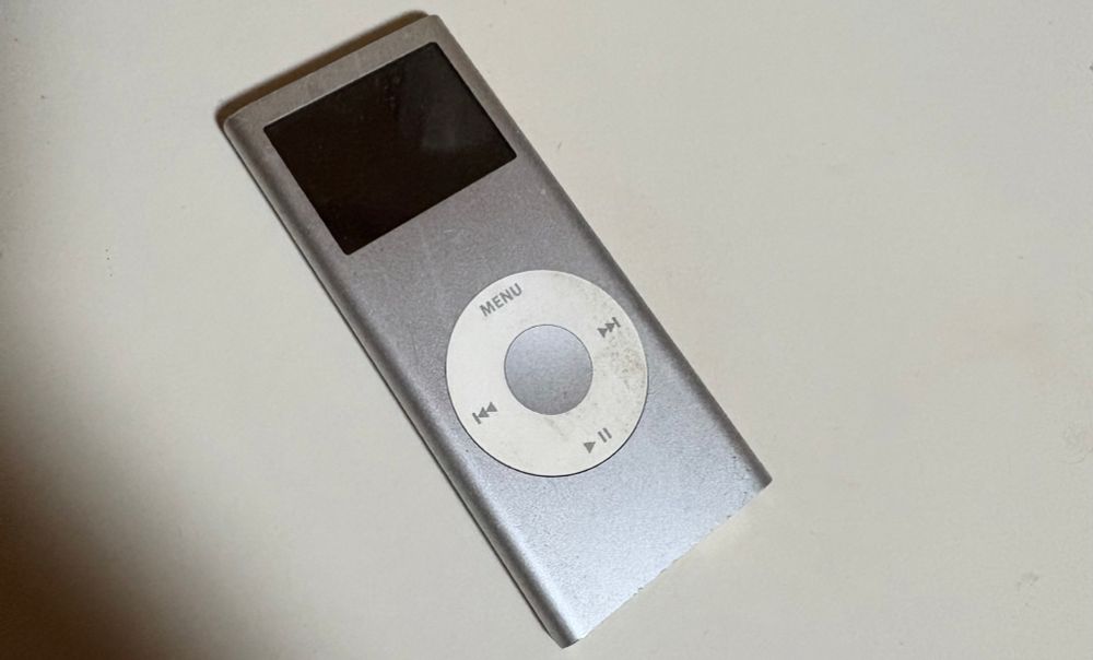 I silver iPod nano. I think this was the 2nd generation.