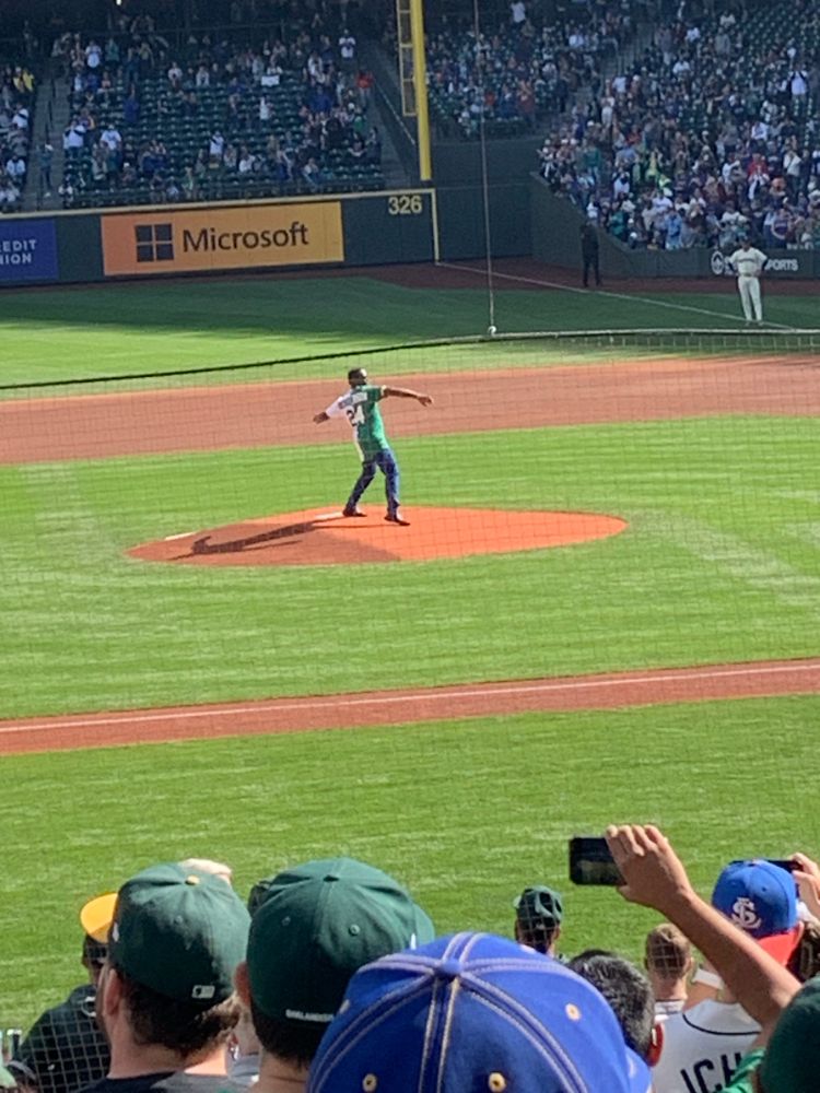 Rickey Henderson throws out the first pitch before the A’s at Mariners, September 29, 2024