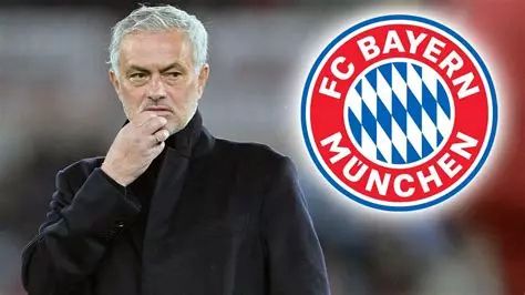 Montage photo avec le grand José Mourinho et le blason du Bayern Munich sa gauche