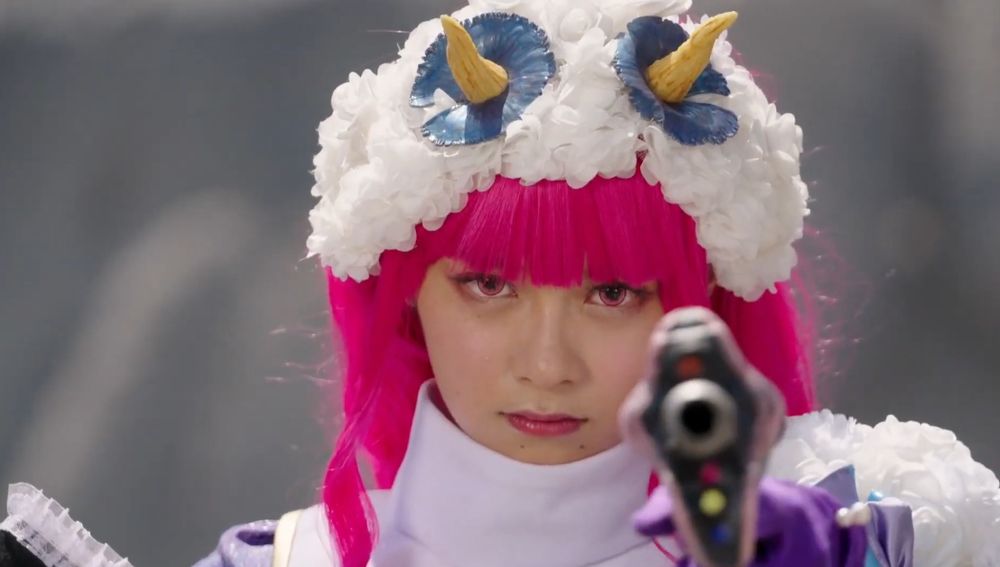 Bouquet, about to kill GozyuLeon, her sister's killer