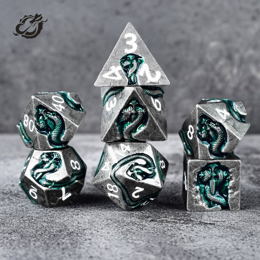 Serpent’s Dagger Dice 🐍🗡️— a masterpiece of design, aesthetics, weight, balance, and functionality.