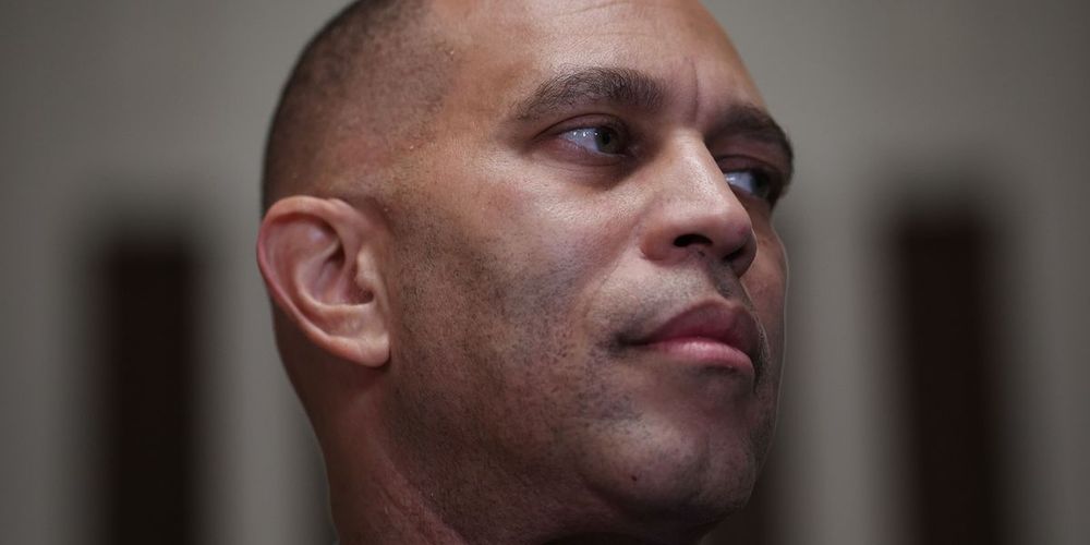 Hakeem Jeffries Pilloried for Putting Pro-Industry Democrats on AI Policy Task Force, Despite Voter Distrust of Big Tech | Common Dreams